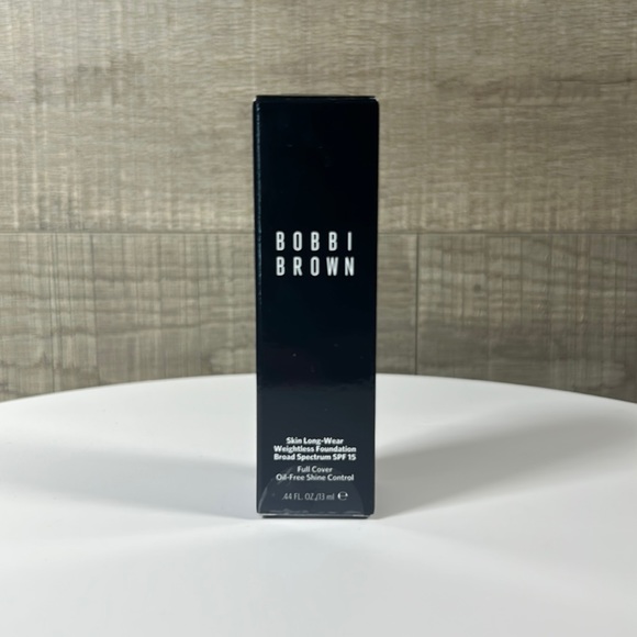 Bobbi Brown Other - Bobbi Brown Skin Long-Wear Weightless Foundation - N-032 Sand